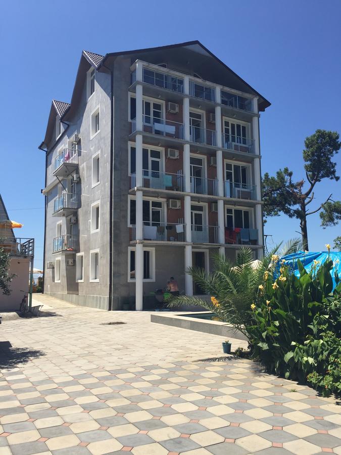 Hotel George Уреки Экстерьер фото