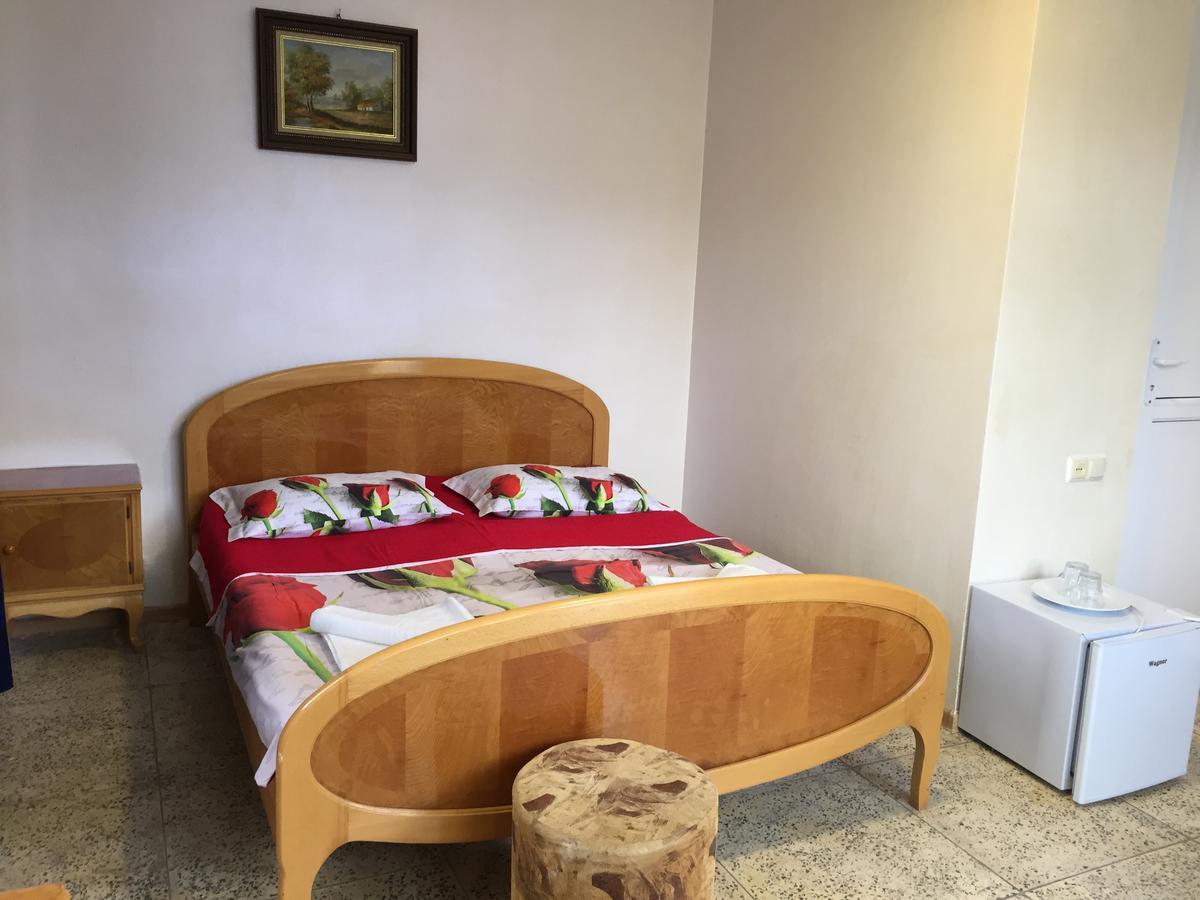 Hotel George Уреки Экстерьер фото