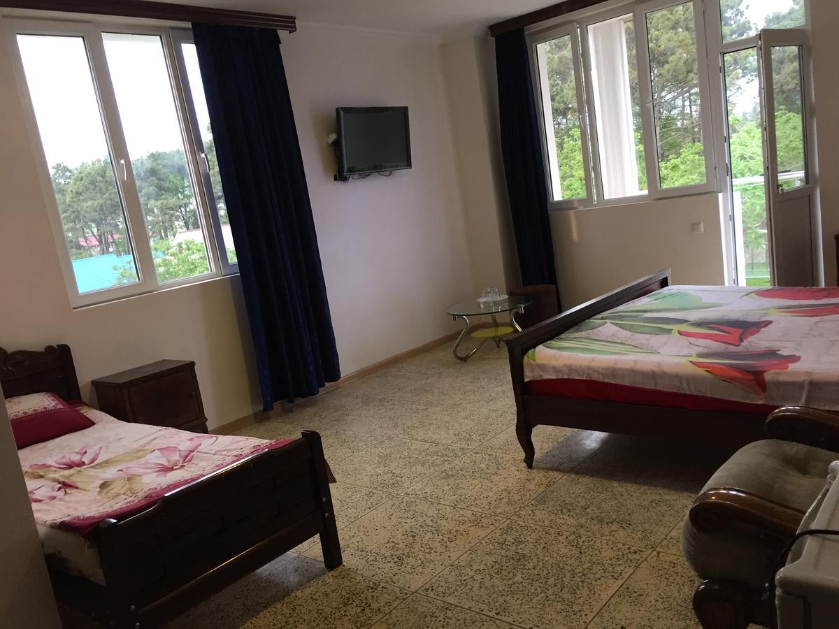 Hotel George Уреки Экстерьер фото
