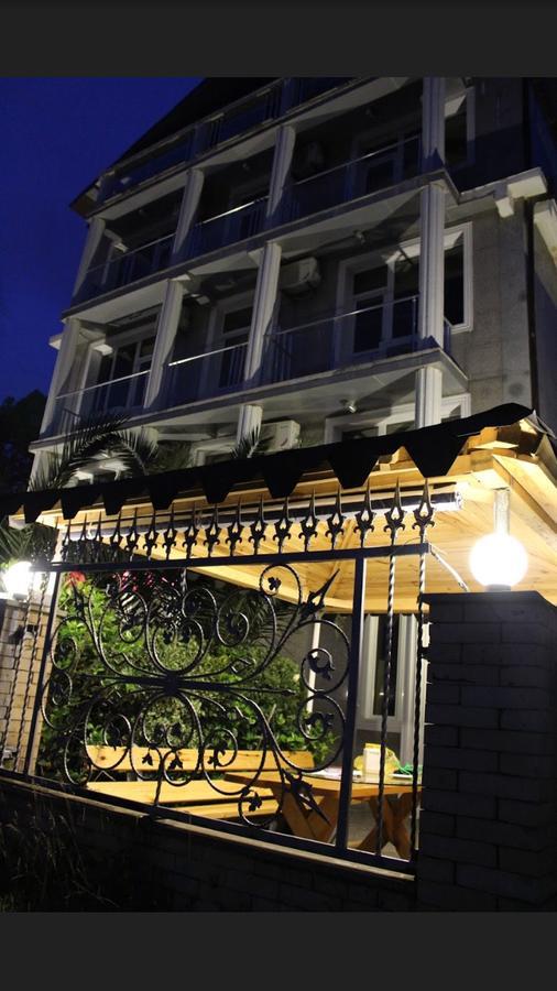 Hotel George Уреки Экстерьер фото